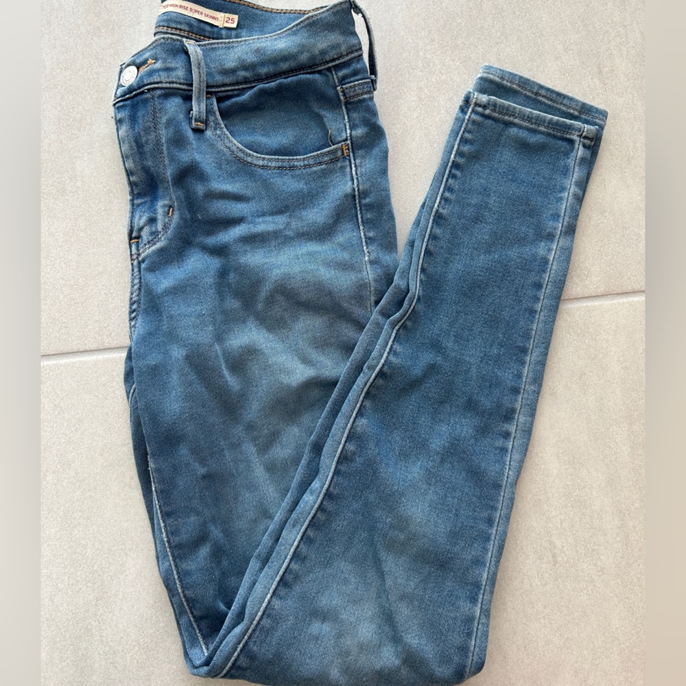 Levi’s 720 High Rise Blue Skinny Jeans